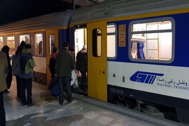 Iranian major railway companies to be listed on stock exchange