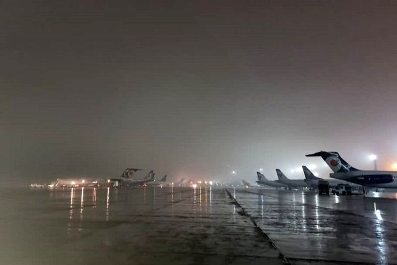 بارش برف و عملیات زمستانی در فرودگاه بین‌المللی مهرآباد تهران
