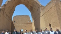 بازدید شهردار تهران از تاق‌کسری