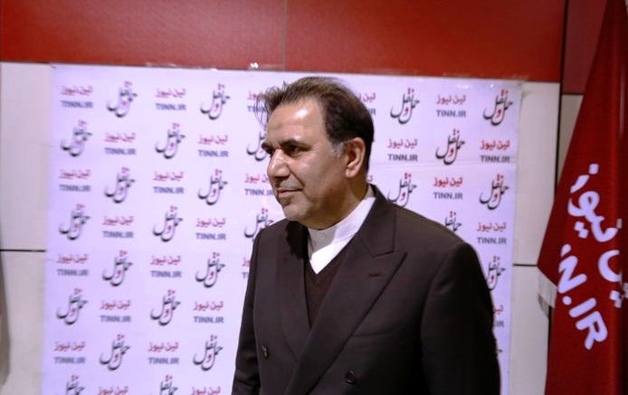 عباس آخوندی در غرفه تین نیوز