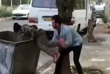 واکنش کاربران شبکههای اجتماعی به پرتاب یک کودک کار به سطل زباله: شوک یک قهقهه + فیلم
