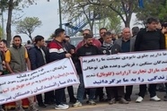تجمع رانندگان و مال‌ باختگان شرکت واردکننده کامیون در مقابل دادستانی تبریز