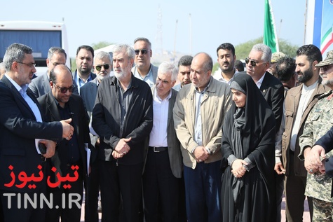 گزارش تصویری | عملیات اجرایی ۱۱۰ واحد مسکونی در جزیره بوموسی و بازدید وزیر راه از فرودگاه و مرجع دریایی بندر بوموسی