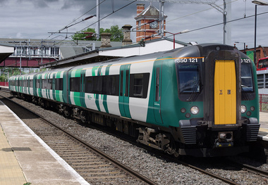 UK: East West Rail Details Electrification Plans