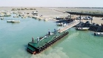 نصب اسکله شناور گردشگری در تالاب بین‌المللی آذینی سیریک