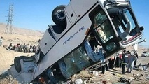واژگونی اتوبوس در جاده الیگودرز - ازنا ۲۴ مصدوم برجا گذاشت