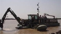 آغاز عملیات اجرایی لایروبی خور گناوه بوشهر