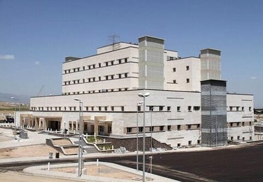 پیشنهاد احداث دو بیمارستان تاکستان و بهارستان در لایحه بودجه ۱۴۰۲ 