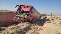 واژگونی اتوبوس در محور ایرانشهر به نیکشهر