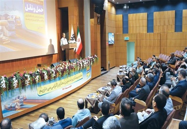 فولاد مبارکه الگوی موفقیت در حوزه حمل و نقل است
