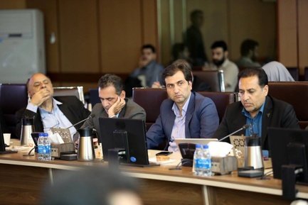 نشست وزیر راه  و مدیرعامل راه آهن  با مدیران ریلی