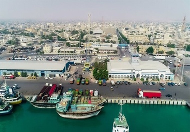 ترانزیت ۲۱۵ هزار دستگاه خودرو از بندرلنگه به آسیای میانه و عراق