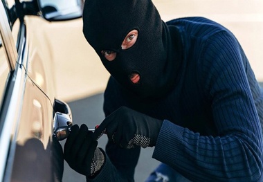  ۱۵ سارق قطعات و محتویات خودرو دستگیر شدند
