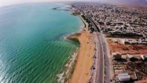بندر دیر همچنان می‌لرزد