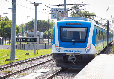 Roca electrification reaches City Bell