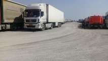 صف 15 کیلومتری در مرز مهران پس از بسته شدن مرزهای عراق + فیلم