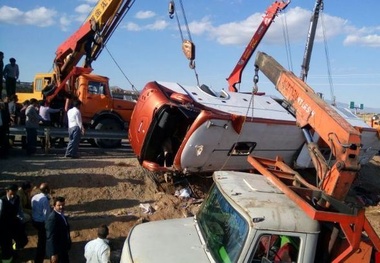اجازه حرکت شبانه به اتوبوس حامل 40 دانش‌آموز در جاده مرگ