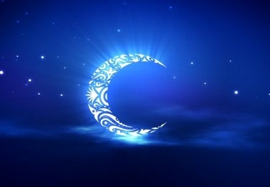 از دور بوسه بر رخ مهتاب می زدم؛ در حال و هوای ماه میهمانی خدا