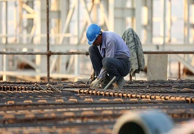 دبیرکل خانه کارگر: حداقل مزد کارگران باید دوبرابر میزان تعیین شده امسال باشد 