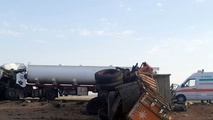تصادف تانکر سوخت و تریلی در اصفهان با یک کشته