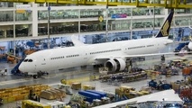 Boeing Rolls Out Singapore Airlines’ First 787-10 Dreamliner