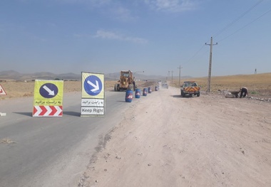 اجرای عملیات روکش آسفالت محور روستای نجم‌آباد