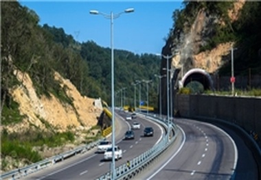 رانندگان از تردد غیرضروری در جاده کندوان خودداری کنند‌