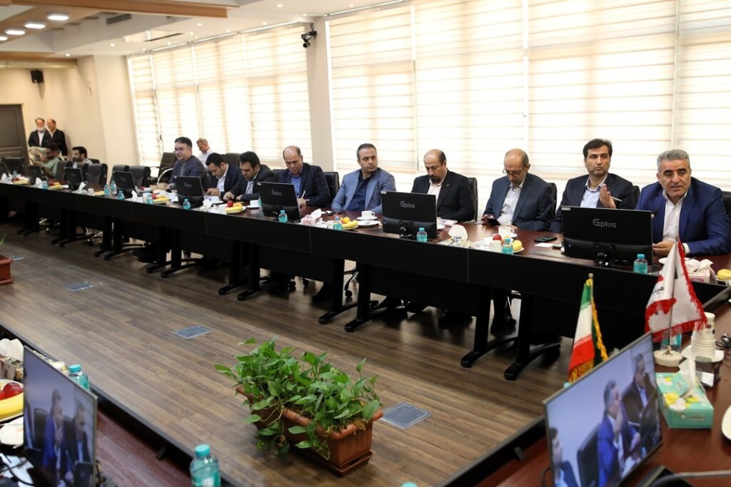 بازدید مدیرعامل راه‌آهن از کارخانه شرکت مهندسی و ساخت لکوموتیو مپنا (19)