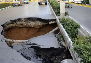 فرونشست بزرگراه آزادگان ارتباطی با سرقت لوله‌ های آب ندارد