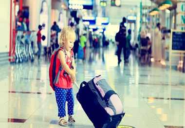 خرید بلیط هواپیما برای کودکان و نوزادان؛ قوانین و شرایط
