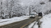 فعالیت سامانه بارشی در ۲۰ استان کشور/ آماده باش نیروهای راهداری در محورهای برف گیر