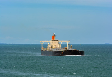 Saudi Arabia Resumes Oil Exports Through Red Sea Shipping Lane