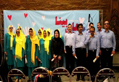 طنین نوای «دست های بینا» در متروی تهران به مناسبت روز جهانی عصای سفید

