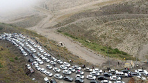 ترافیک پر حجم در جاده های شمالی