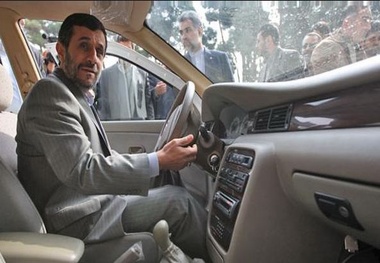 محمود احمدی نژاد و یک ادعای جنجالی به روایت نیویورک تایمز/ منظور ترامپ از مذاکره با فرد قدرتمند درون ایران او بود؟
