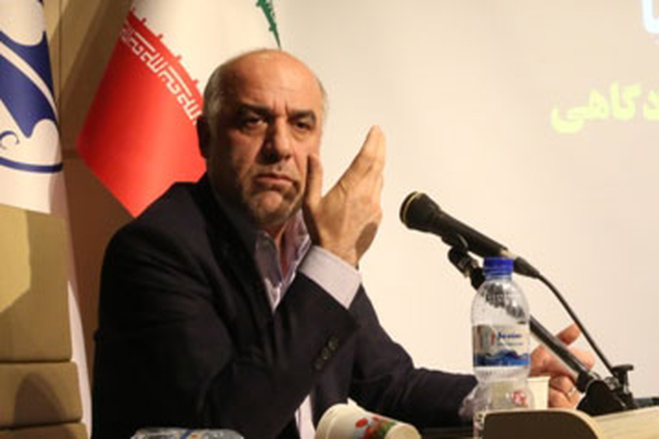 صفی نیا بر صندلی بیست و سومین مهمان هفته نشست
