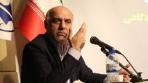 صفی نیا بر صندلی بیست و سومین مهمان هفته نشست