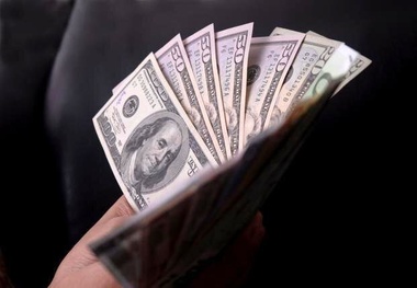 بانک‌ها دلار را چند می‌خرند؟
