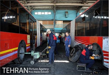 ناوگان اتوبوسرانی را با احیای قطعات اتوبوس‌ها سر پا نگه داشته‌ایم