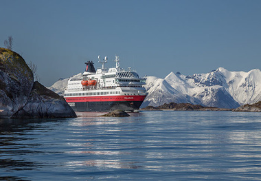 Rolls-Royce, Hurtigruten to provide gas power to cruise ships