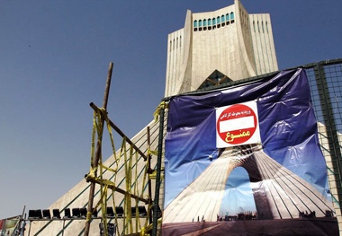 مرمت برج آزادی با ماده تولیدی دانشجویان شیمی دانشگاه تهران