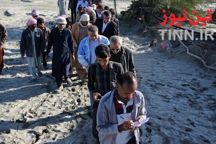 بازدید وزیر راه و شهرسازی از مناطق سیل‌زده شهرستان جاسک
