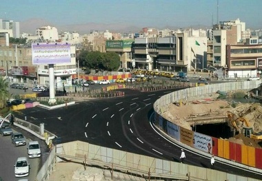 تهران گران اداره می شود