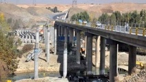 مناقصه تکمیل عملیات عمرانی پل دوم غدیر در محور زرین شهر – شهرکرد