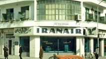 تهران قدیم، فیات ۱۱۰۰ جمع و جور با طراحی اروپایی در گوشه ای از خیابان ویلا