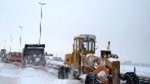 چراغ راهدارخانه سوسو می زند / پژواک زندگی در بستر جاده