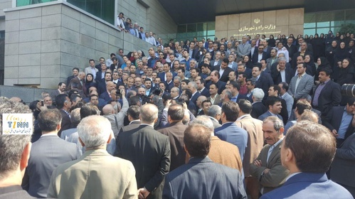 استقبال از آخوندی در مجلس