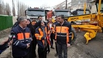 دیدار صمیمی وزیر راه و‌شهرسازی با راهداران زحمتکش گچسر در آستانه روز راهدار‌