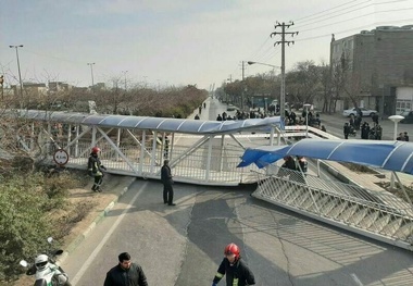 دو رخداد مشابه در 10 روز: برخورد کامیون و پل عابر؛ مشکل کجاست؟ + فیلم 