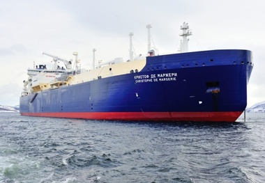Arctic Ocean thaw helps Russian shipping as old ice blows west
